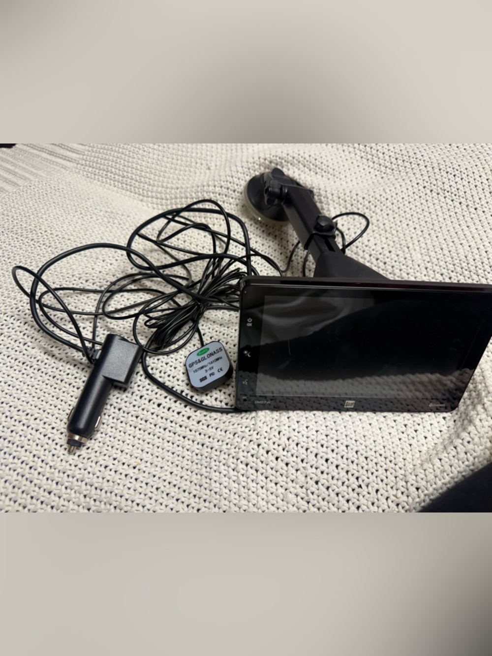 Portable Car GPS/Car play with Mount and Charger - Black